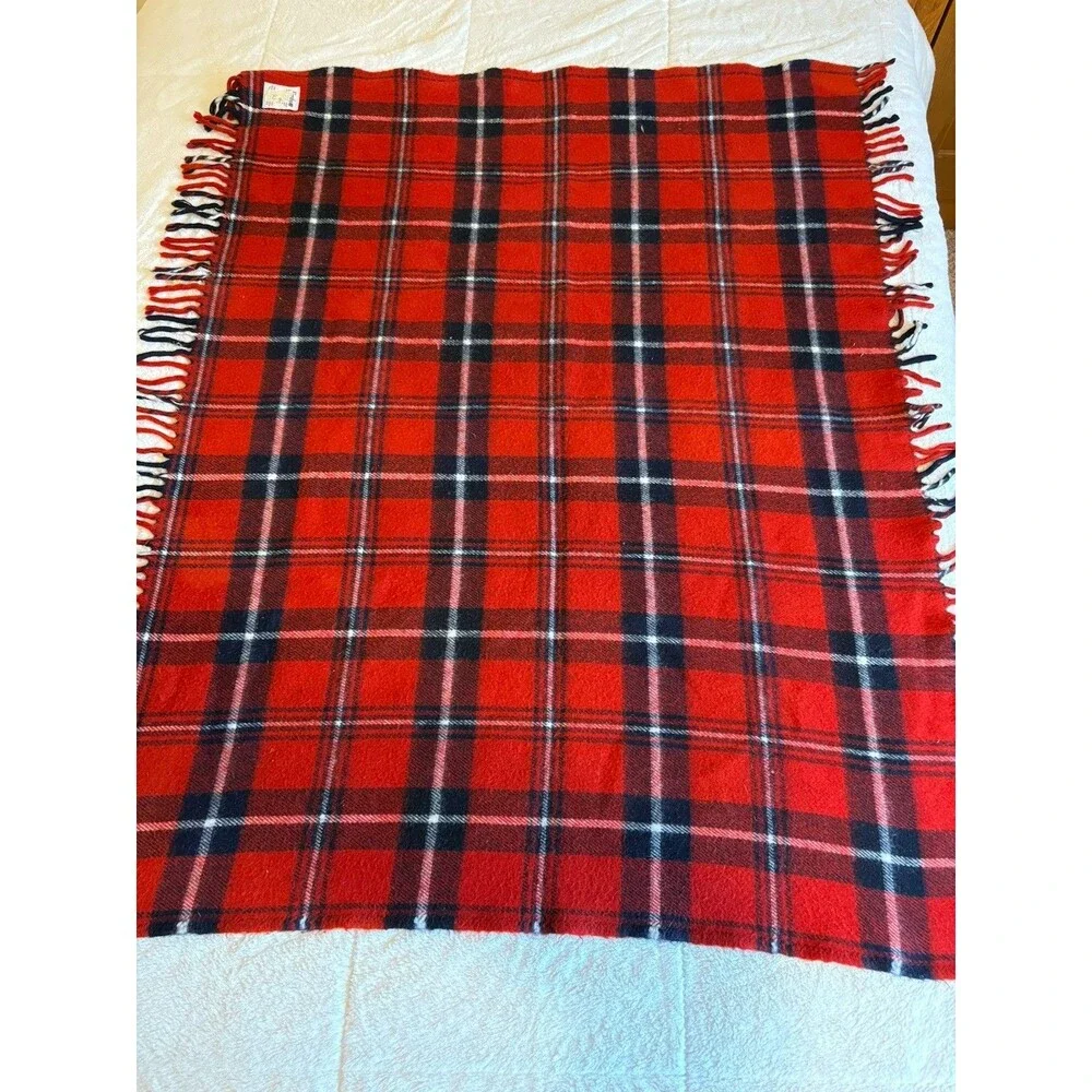 Vintage Faribo Acrylic Red Black & White Plaid Stadium Throw/Lap Blanket 52x45